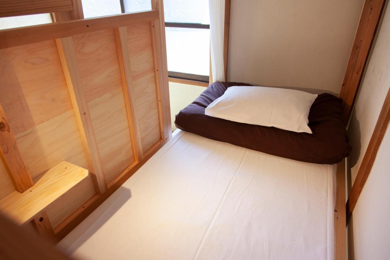 Fukuoka Guesthouse Ship Exteriör bild