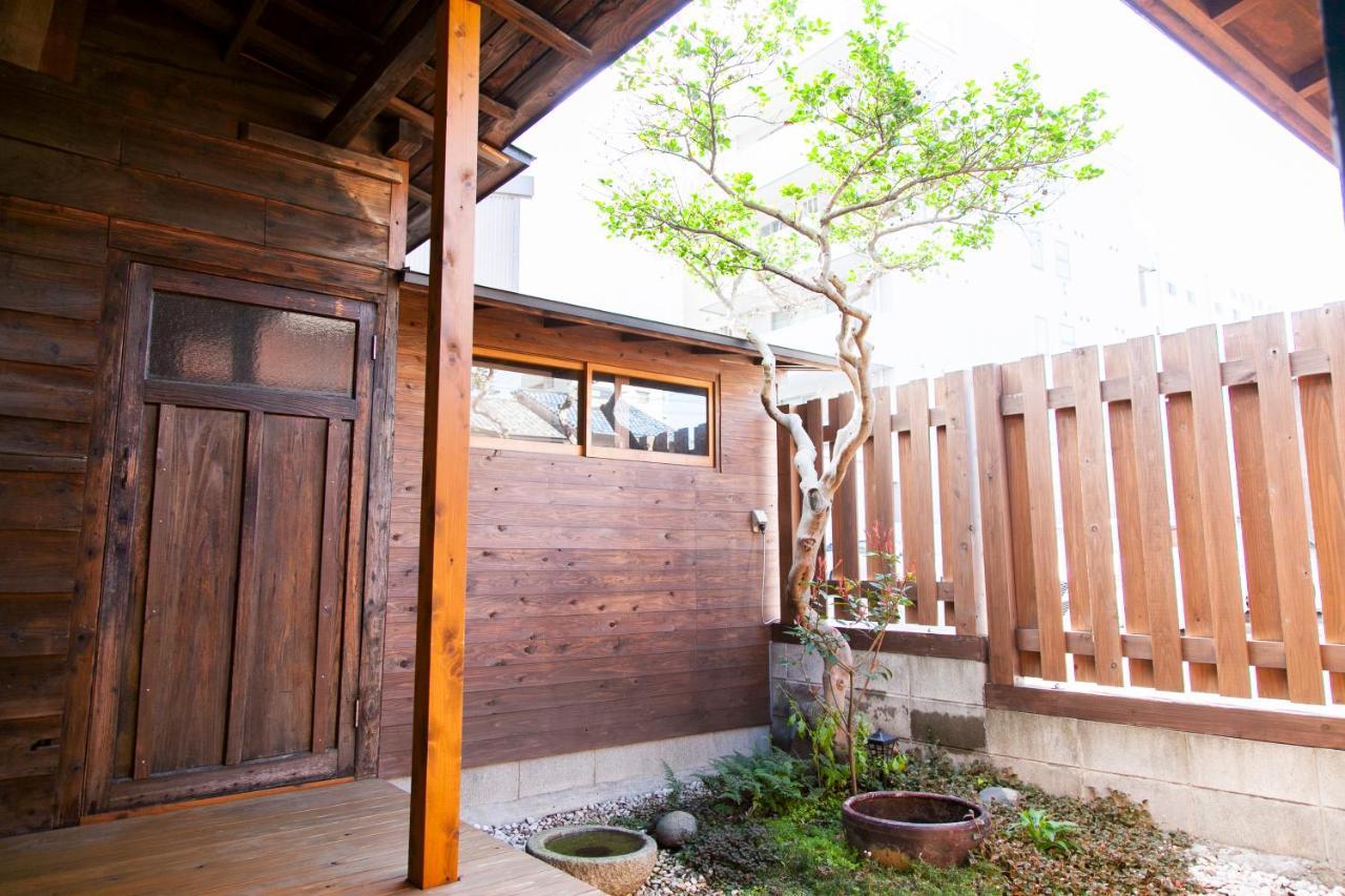 Fukuoka Guesthouse Ship Exteriör bild